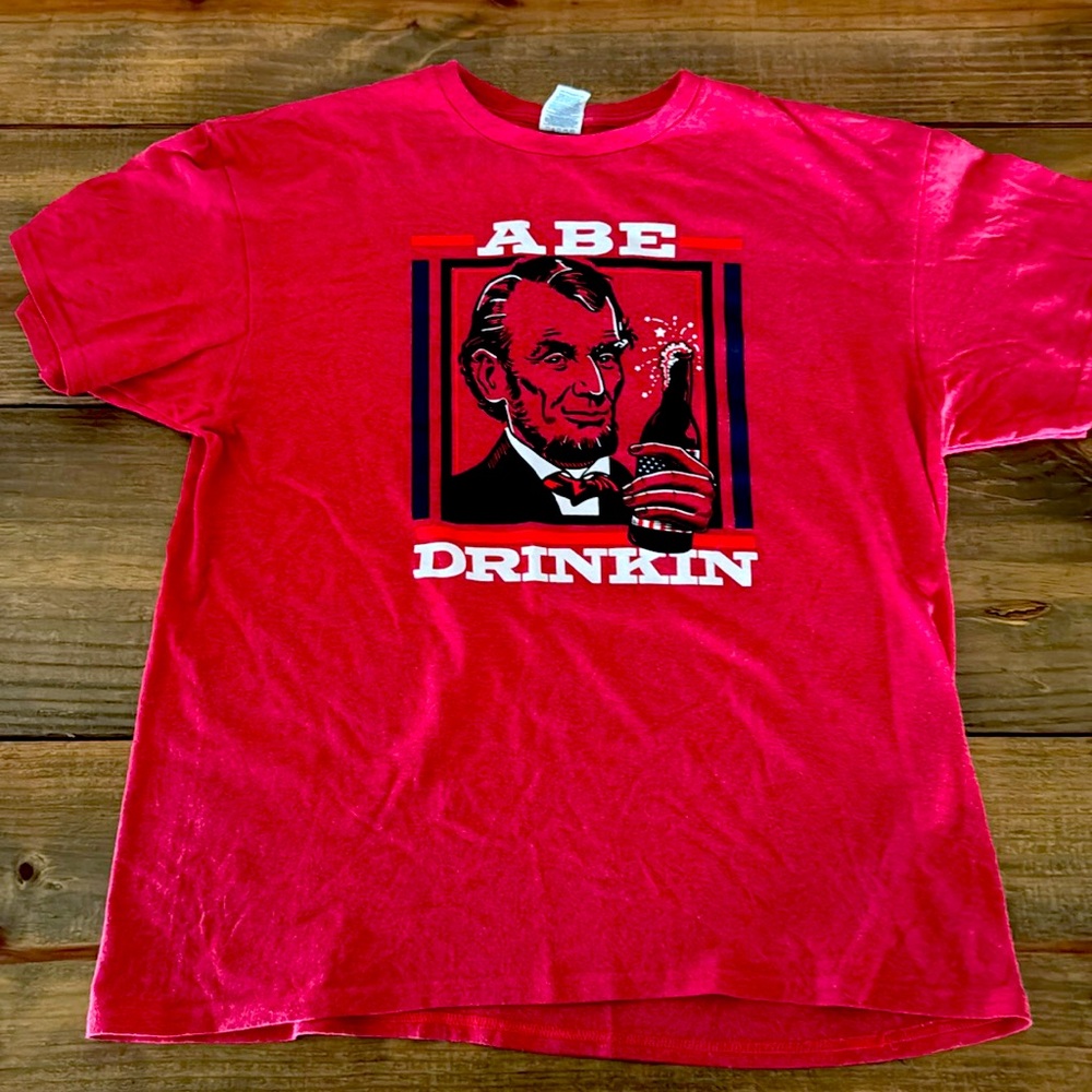 Abe drinkin’ men’s T-shirt. Size L
